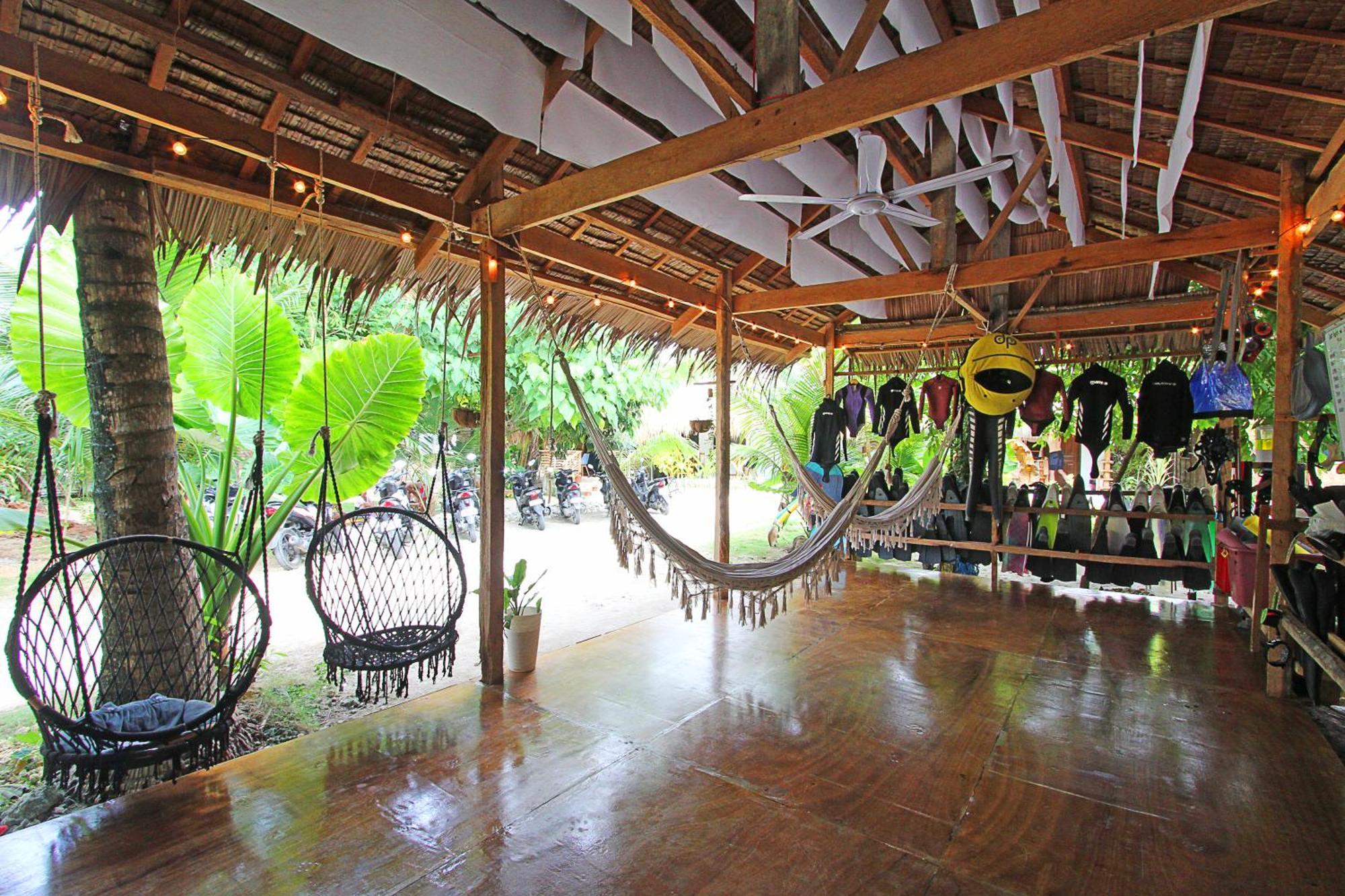 Ozen Freediving Hostel General Luna  Exterior photo